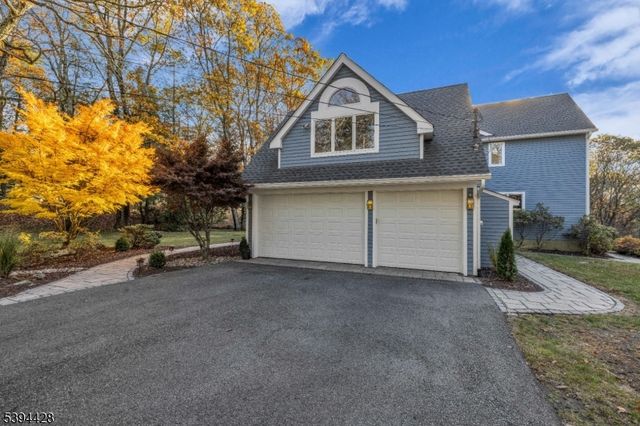 738 Ridge Rd, Kinnelon Boro, NJ 07405