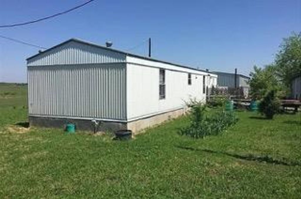 360 County Road 462, Elgin, TX 78621