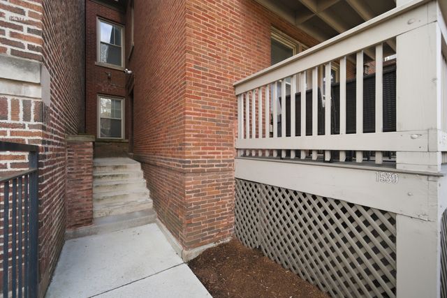 1539 W Addison Street, Chicago, IL 60613