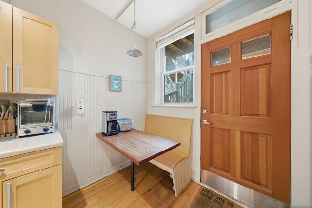 1539 W Addison Street, Chicago, IL 60613