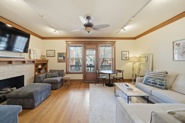 1539 W Addison Street, Chicago, IL 60613