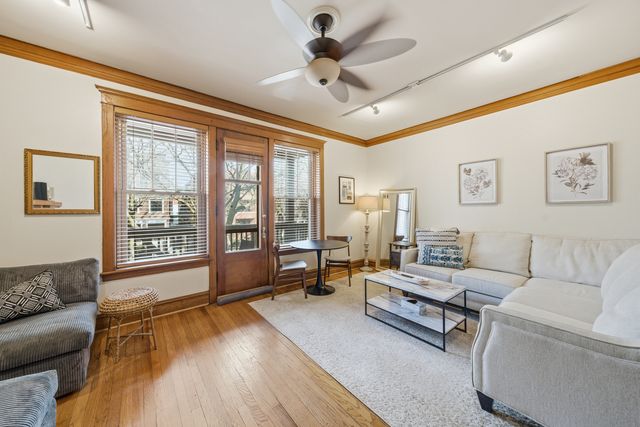 1539 W Addison Street, Chicago, IL 60613