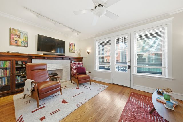 1539 W Addison Street, Chicago, IL 60613