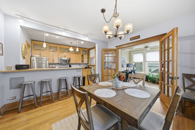 1539 W Addison Street, Chicago, IL 60613