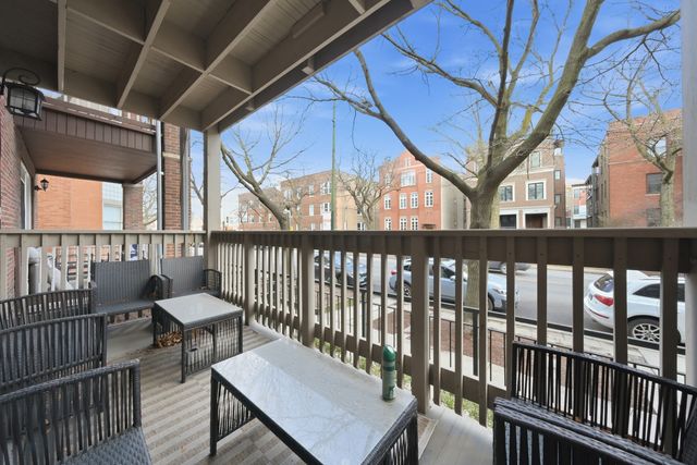 1539 W Addison Street, Chicago, IL 60613