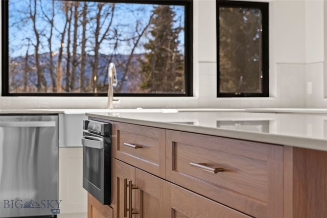 8454 Goldenstein, Bozeman, MT 59715