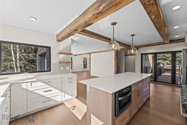 8454 Goldenstein, Bozeman, MT 59715