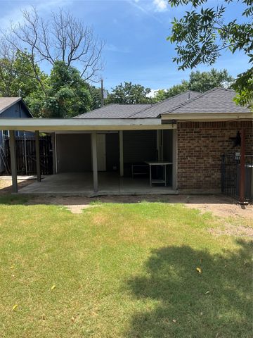 3001 Pueblo Trail, Lake Worth, TX 76135
