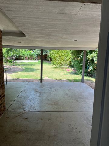 3001 Pueblo Trail, Lake Worth, TX 76135