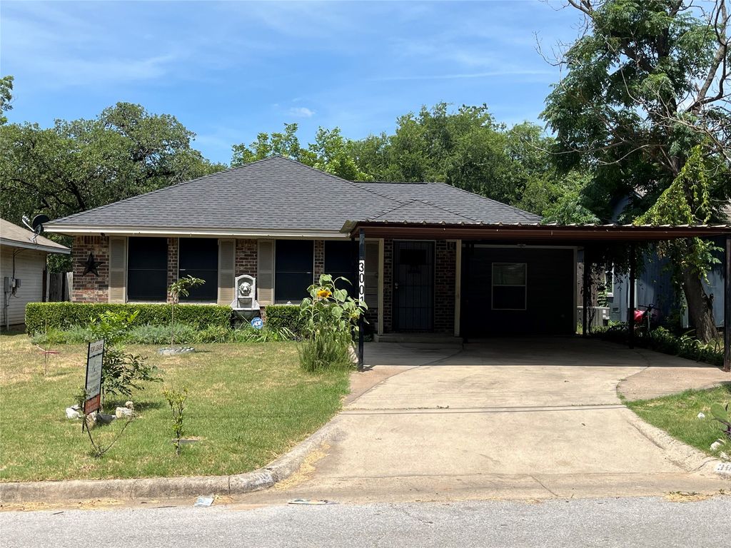 3001 Pueblo Trail, Lake Worth, TX 76135