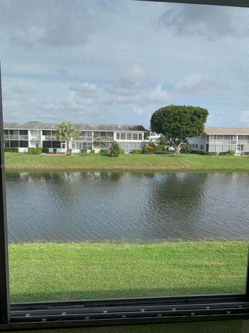 89 Berkshire D 89, West Palm Beach, FL 33417