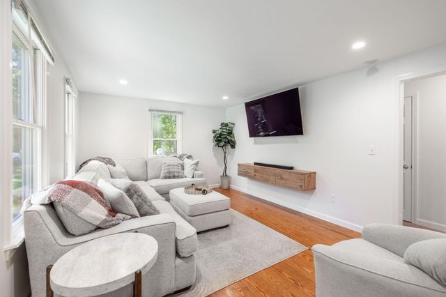 11 Deer Hollow Road, Forestdale, MA 02644