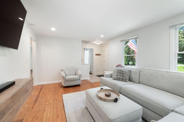 11 Deer Hollow Road, Forestdale, MA 02644