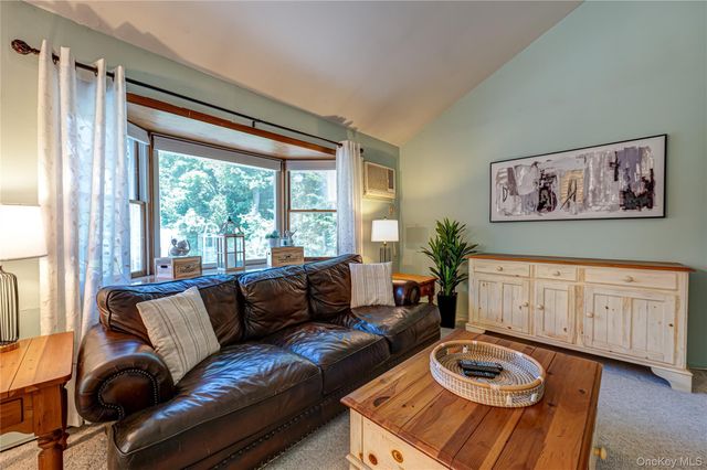 533 5th Street, East Northport, NY 11731