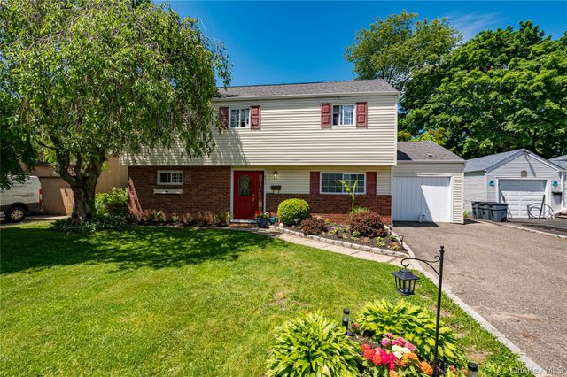 533 5th Street, East Northport, NY 11731