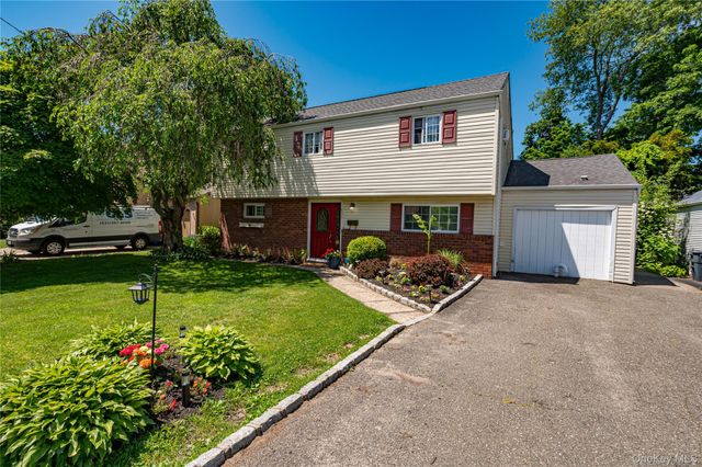 533 5th Street, East Northport, NY 11731