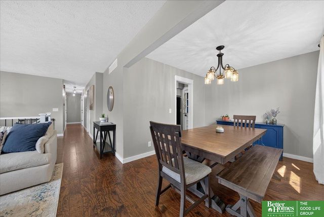 16058 Oak Street, Omaha, NE 68130