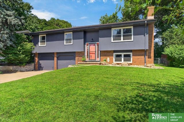 16058 Oak Street, Omaha, NE 68130