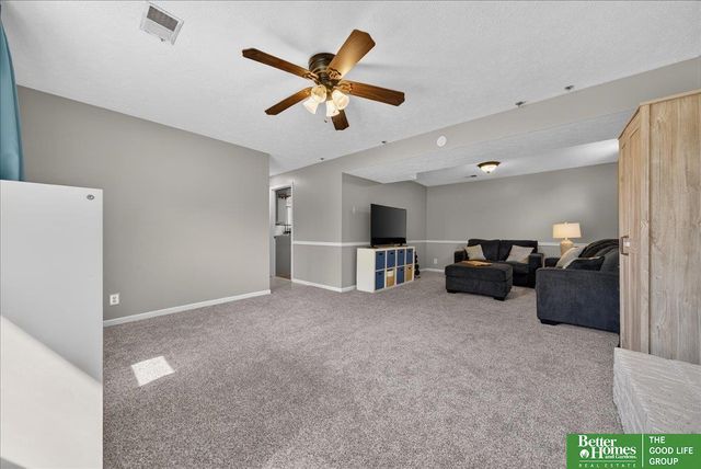 16058 Oak Street, Omaha, NE 68130