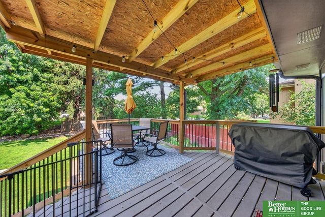 16058 Oak Street, Omaha, NE 68130