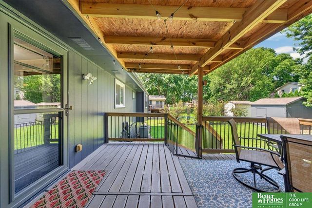 16058 Oak Street, Omaha, NE 68130