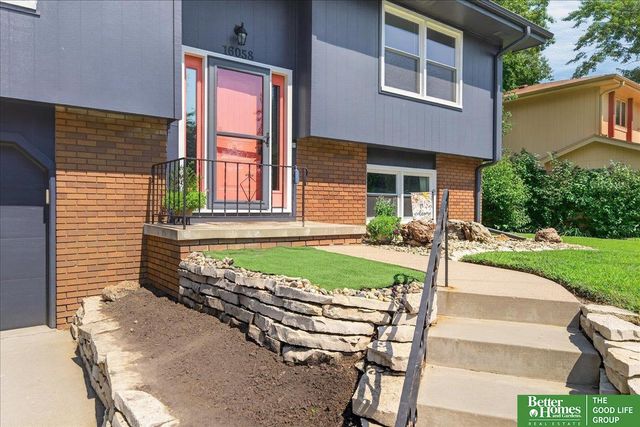 16058 Oak Street, Omaha, NE 68130