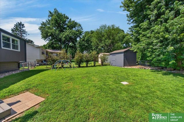 16058 Oak Street, Omaha, NE 68130