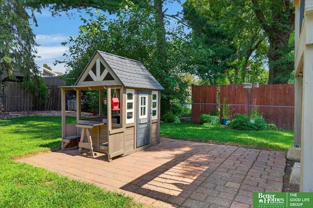 16058 Oak Street, Omaha, NE 68130