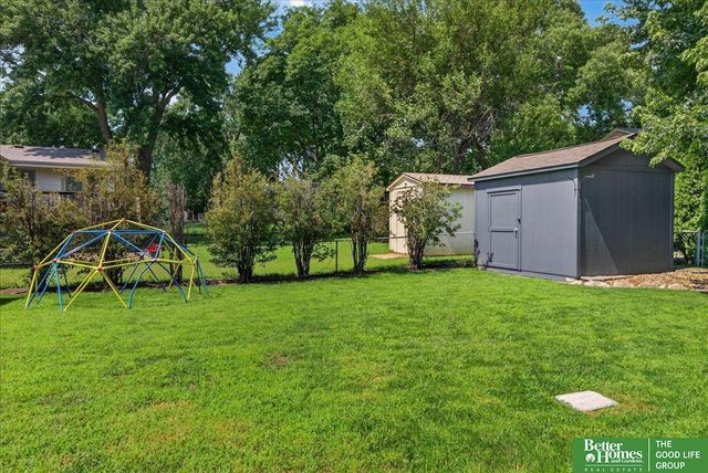 16058 Oak Street, Omaha, NE 68130