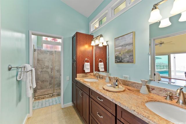 1865 Alaweo Street, Honolulu, HI 96821