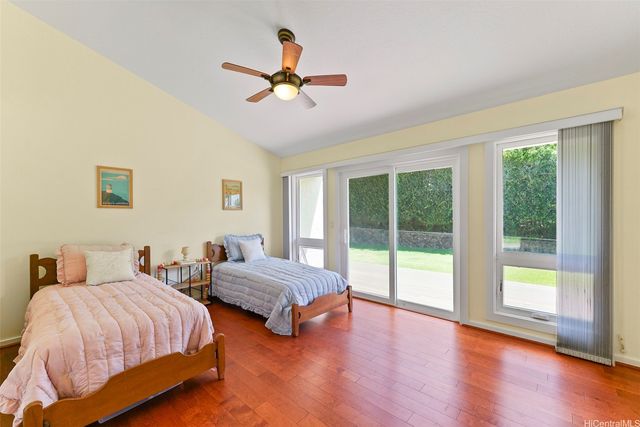 1865 Alaweo Street, Honolulu, HI 96821