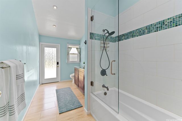 1865 Alaweo Street, Honolulu, HI 96821