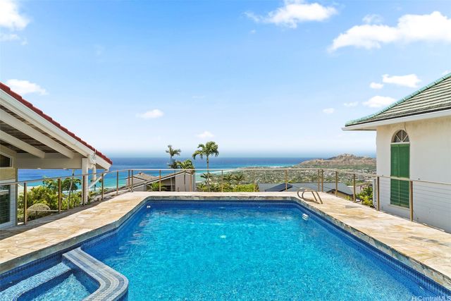 1865 Alaweo Street, Honolulu, HI 96821