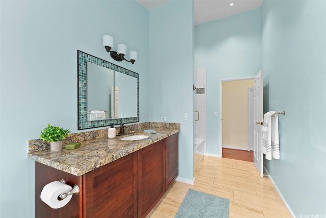 1865 Alaweo Street, Honolulu, HI 96821