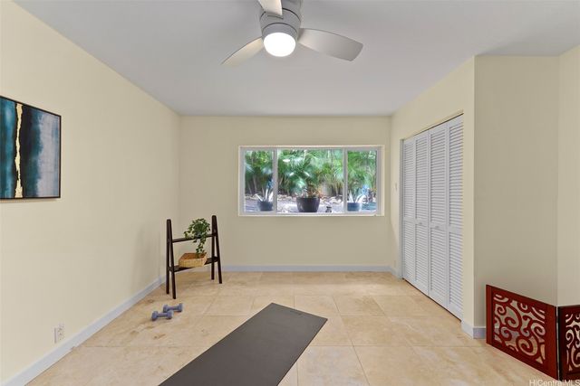 1865 Alaweo Street, Honolulu, HI 96821