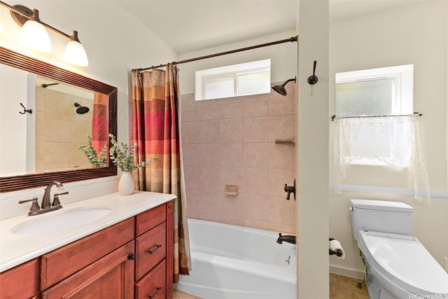 1865 Alaweo Street, Honolulu, HI 96821