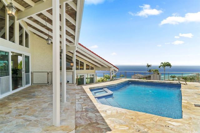 1865 Alaweo Street, Honolulu, HI 96821