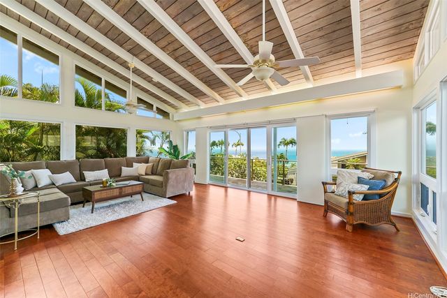 1865 Alaweo Street, Honolulu, HI 96821