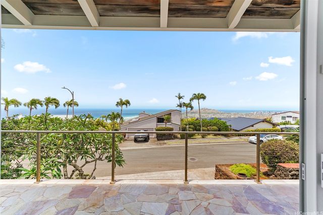 1865 Alaweo Street, Honolulu, HI 96821