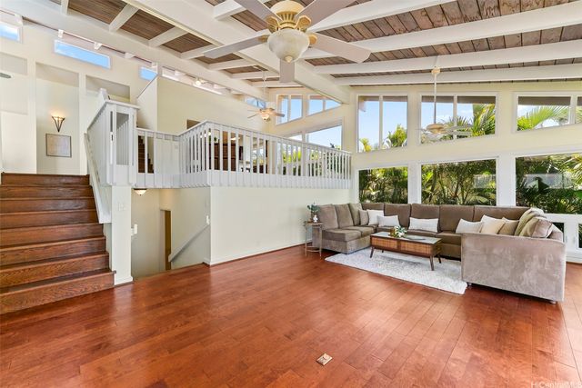 1865 Alaweo Street, Honolulu, HI 96821