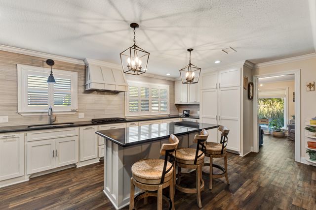 3202 Jamestown Rd., Hattiesburg, MS 39402