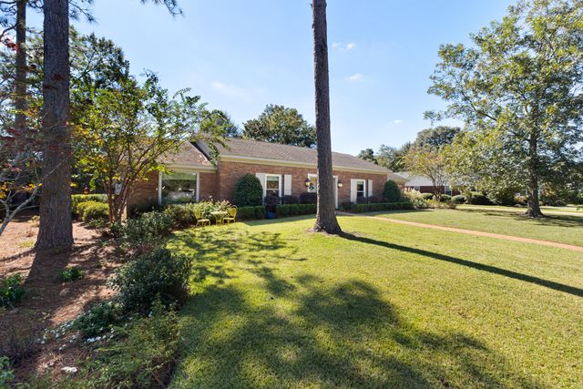 3202 Jamestown Rd., Hattiesburg, MS 39402