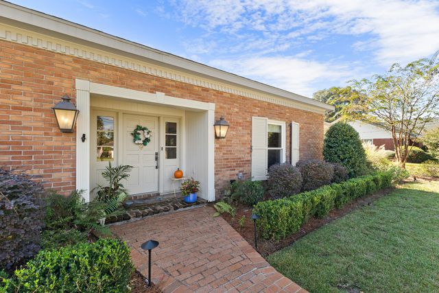 3202 Jamestown Rd., Hattiesburg, MS 39402