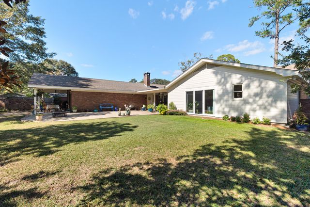 3202 Jamestown Rd., Hattiesburg, MS 39402