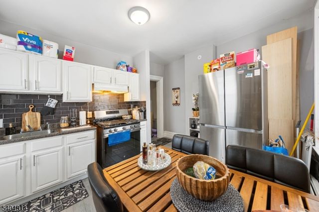 267 6th Ave W, Newark City, NJ 07107