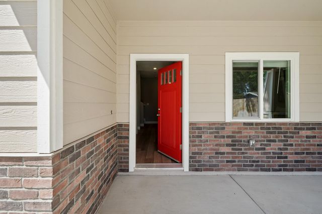 745 W Harding Way, Stockton, CA 95204