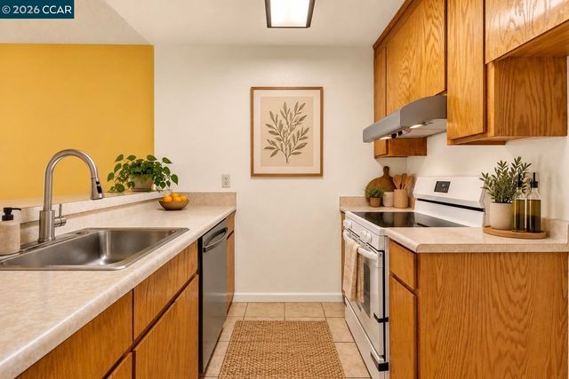 3161 Birmingham Dr 205, Richmond, CA 94806