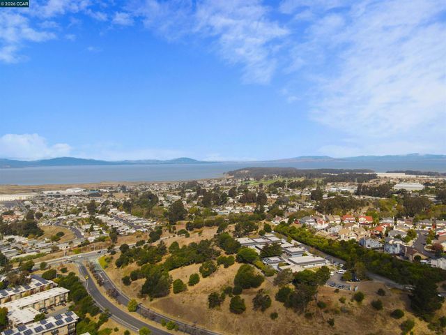 3161 Birmingham Dr 205, Richmond, CA 94806