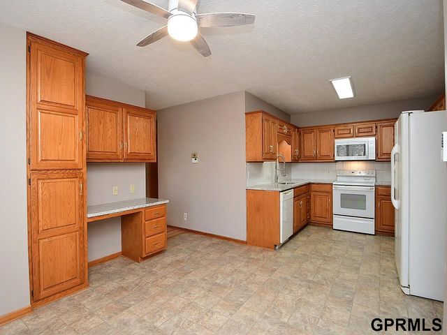 15065 Corby Street, Omaha, NE 68116