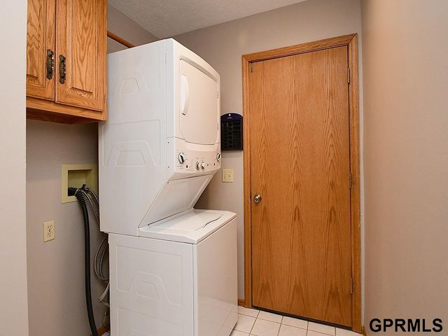 15065 Corby Street, Omaha, NE 68116